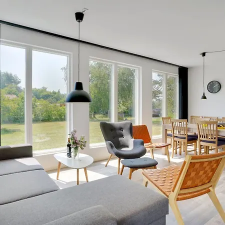 Sighmund - 530m From The Sea By Interhome Yderby
